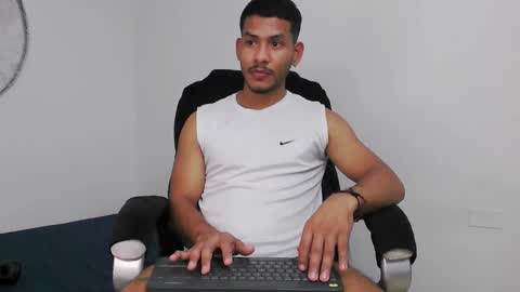 instagram damiannreed. online show from 02/05/26, 03:33