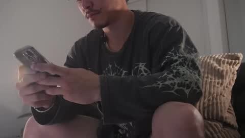 Snapshot of damianow chatting on 01/11/26, 12:32 insta damn8 -------- online show from 01/11/26, 12:32