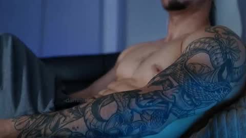 Snapshot of damianow chatting on 02/01/26, 02:37 insta damn8 -------- online show from 02/01/26, 02:37