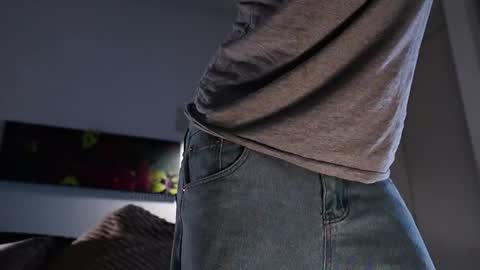 Snapshot of damianow chatting on 02/20/26, 11:27 insta damn8 -------- online show from 02/20/26, 11:27