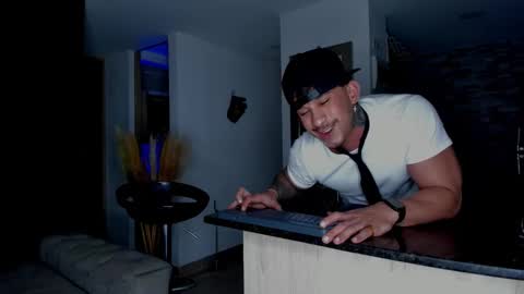 INSTAGRAM  DAMMIANMILLEROFICIAL online show from 12/14/25, 10:47