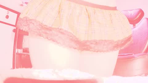 Snapshot of dammmtry chatting on 09/29/25, 12:10 Sophie online show from 09/29/25, 12:10