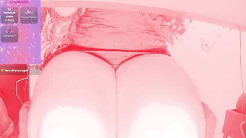 Snapshot of dammmtry chatting on 05/08/26, 12:32 Sophie online show from 05/08/26, 12:32