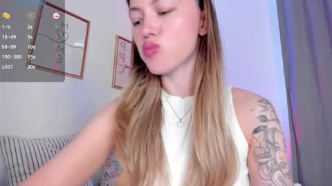 Snapshot of damn_cutie chatting on 06/04/26, 01:28 Tiana online show from 06/04/26, 01:28