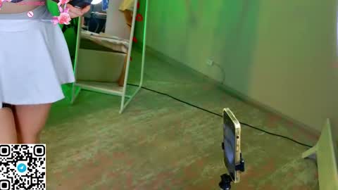 Emilia online show from 11/30/25, 03:05