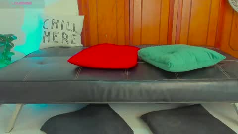 Kary-- independent model Schedule 0530am-1000am colombian time online show from 12/15/24, 11:23