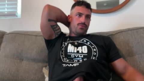 Snapshot of damnimhandsome25 chatting on 11/08/25, 07:12 Clyde online show from 11/08/25, 07:12