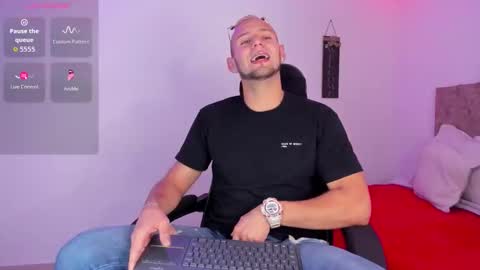 Snapshot of damon_baker0 chatting on 11/03/25, 01:12 Damon bakert online show from 11/03/25, 01:12