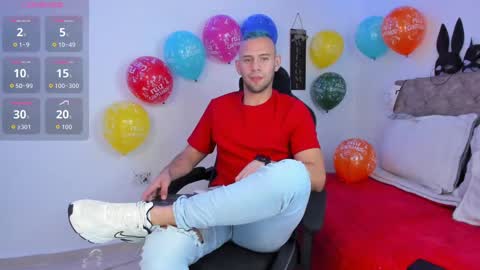 Snapshot of damon_baker0 chatting on 11/14/25, 02:32 Damon bakert online show from 11/14/25, 02:32