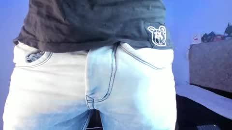 Snapshot of damon_baker0 chatting on 12/03/25, 07:45 Damon bakert online show from 12/03/25, 07:45