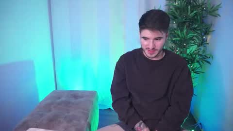 Snapshot of damon_frost chatting on 11/25/25, 10:21 damon_frost online show from 11/25/25, 10:21