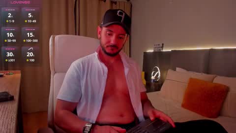 Snapshot of damonsantos chatting on 12/03/25, 10:02 D A M O N online show from 12/03/25, 10:02