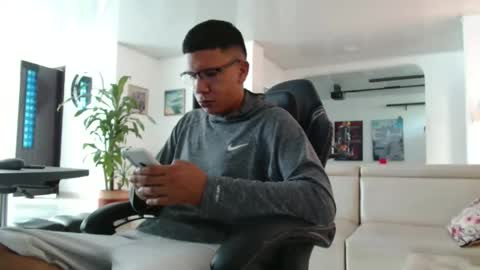 damyan_2003 online show from 04/05/26, 02:36