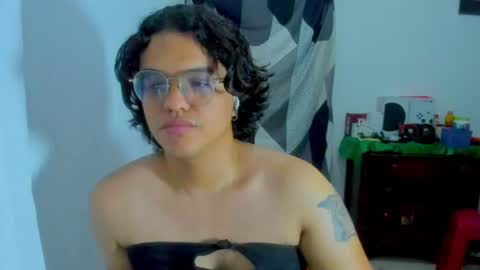 Snapshot of dan_blous chatting on 07/19/26, 11:52 Diane Blosson online show from 07/19/26, 11:52