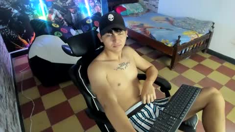 Snapshot of dan_cristancho chatting on 10/13/25, 01:44 dan cristancho online show from 10/13/25, 01:44