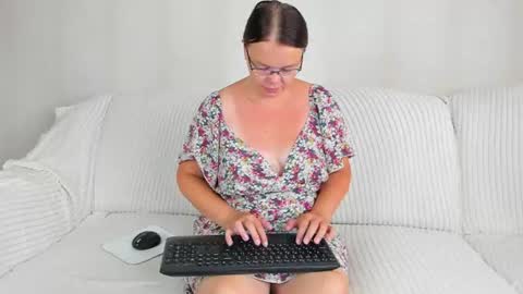 Snapshot of danajhonson chatting on 07/14/26, 06:07 danajhonson online show from 07/14/26, 06:07