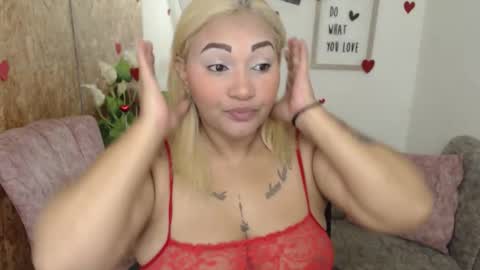 Snapshot of danalaleska chatting on 11/08/25, 05:07 danalaleska online show from 11/08/25, 05:07