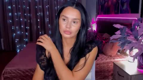 DanaMiers online show from 11/17/25, 03:45