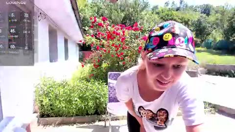 Snapshot of danamily chatting on 06/11/26, 08:34 Denisa personalized vinyl photo wallpaper 95-cm length 239-cm height with danamilys autograph or photo on request personaliz online show from 06/11/26, 08:34