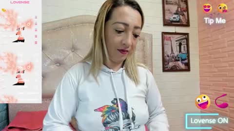 Snapshot of danamontana chatting on 01/14/26, 01:39 danamontana online show from 01/14/26, 01:39