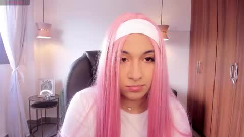 Snapshot of dandara_thompsson chatting on 09/21/25, 07:48 Dandara online show from 09/21/25, 07:48