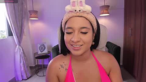 Snapshot of dandara_thompsson chatting on 10/15/25, 08:20 Dandara online show from 10/15/25, 08:20