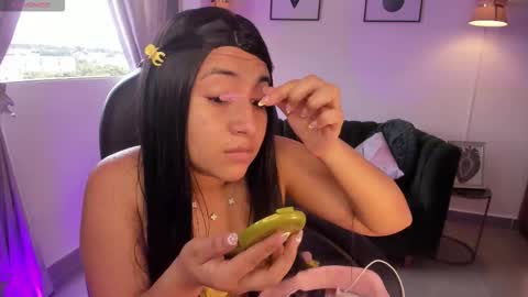 Snapshot of dandara_thompsson chatting on 12/14/25, 07:07 Dandara online show from 12/14/25, 07:07