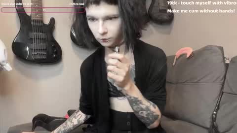 dandelion_sea online show from 10/18/25, 07:03