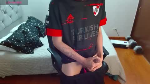 Snapshot of dandythomas chatting on 12/15/25, 08:46 DANDY THOMAS angeloo 666 online show from 12/15/25, 08:46