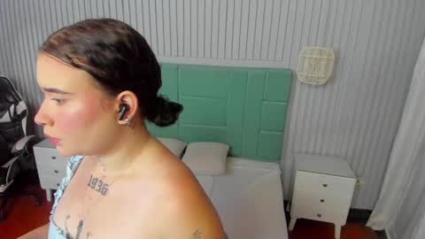 Snapshot of danee_19 chatting on 01/11/25, 11:34 Daniela online show from 01/11/25, 11:34