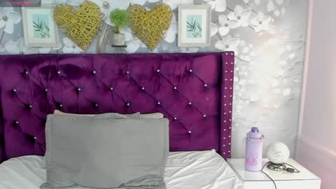 Snapshot of danee_19 chatting on 01/28/25, 10:45 Daniela online show from 01/28/25, 10:45