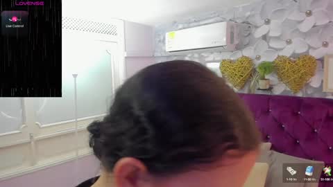 Snapshot of danee_19 chatting on 02/01/25, 11:43 Daniela online show from 02/01/25, 11:43