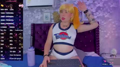 Snapshot of danee_19 chatting on 02/20/25, 02:02 Daniela online show from 02/20/25, 02:02