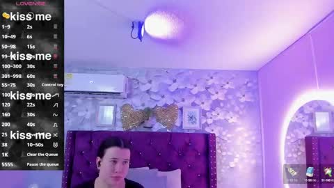 Snapshot of danee_19 chatting on 02/27/25, 10:59 Daniela online show from 02/27/25, 10:59