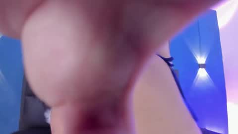 Snapshot of daneska_hiller chatting on 11/07/25, 07:58 daneska online show from 11/07/25, 07:58