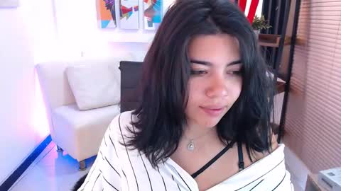 Veronica online show from 12/19/25, 11:28