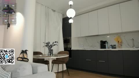 Snapshot of danger_bella chatting on 12/01/25, 06:35 Bella online show from 12/01/25, 06:35