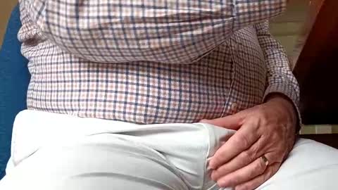 Snapshot of dangermouse2031 chatting on 12/22/25, 01:13 dangermouse2031 online show from 12/22/25, 01:13