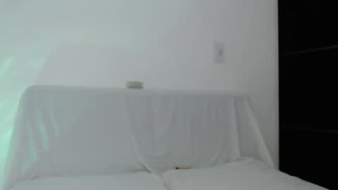 Ela and Santi online show from 10/11/25, 06:34