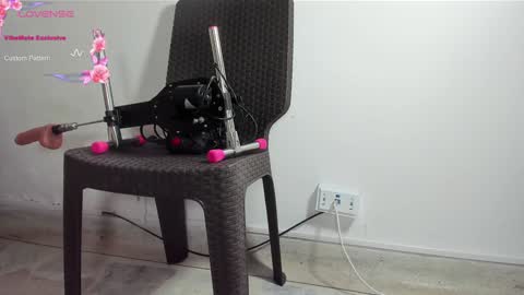 Snapshot of dani_ary chatting on 01/13/25, 01:28 DANI online show from 01/13/25, 01:28