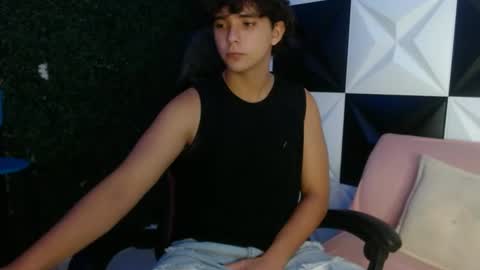 dani_cumboy online show from 12/18/24, 05:26