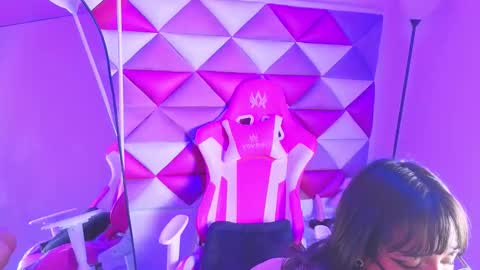 Snapshot of dani_dream chatting on 10/22/25, 06:18 dani_dream online show from 10/22/25, 06:18