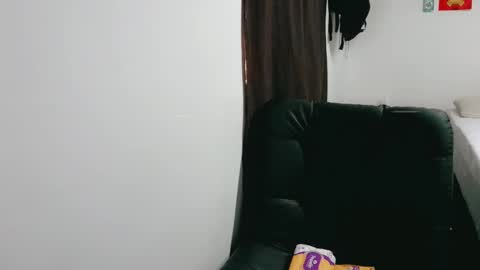 dani y jocelyn online show from 11/27/25, 07:49