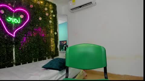 Snapshot of dani_lue chatting on 12/02/24, 11:56 dani_lue online show from 12/02/24, 11:56