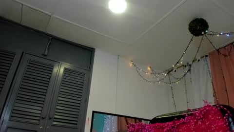 Snapshot of dani_lue chatting on 12/13/24, 02:38 dani_lue online show from 12/13/24, 02:38