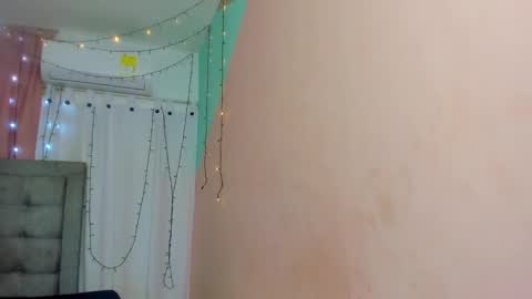 Snapshot of dani_lue chatting on 01/26/25, 12:11 dani_lue online show from 01/26/25, 12:11