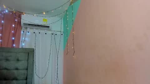 Snapshot of dani_lue chatting on 01/26/25, 06:27 dani_lue online show from 01/26/25, 06:27