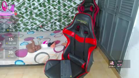 Snapshot of dani_lue chatting on 10/13/25, 02:06 dani_lue online show from 10/13/25, 02:06