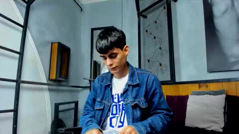 dani_mc online show from 11/30/25, 12:09