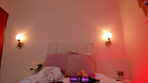 Snapshot of dani_skinny_ chatting on 01/07/25, 05:42 Hi I am Dani online show from 01/07/25, 05:42